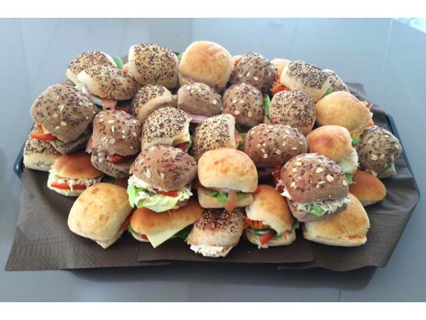 luxe feest & vergaderbroodjes 4 broodjes p.p.
